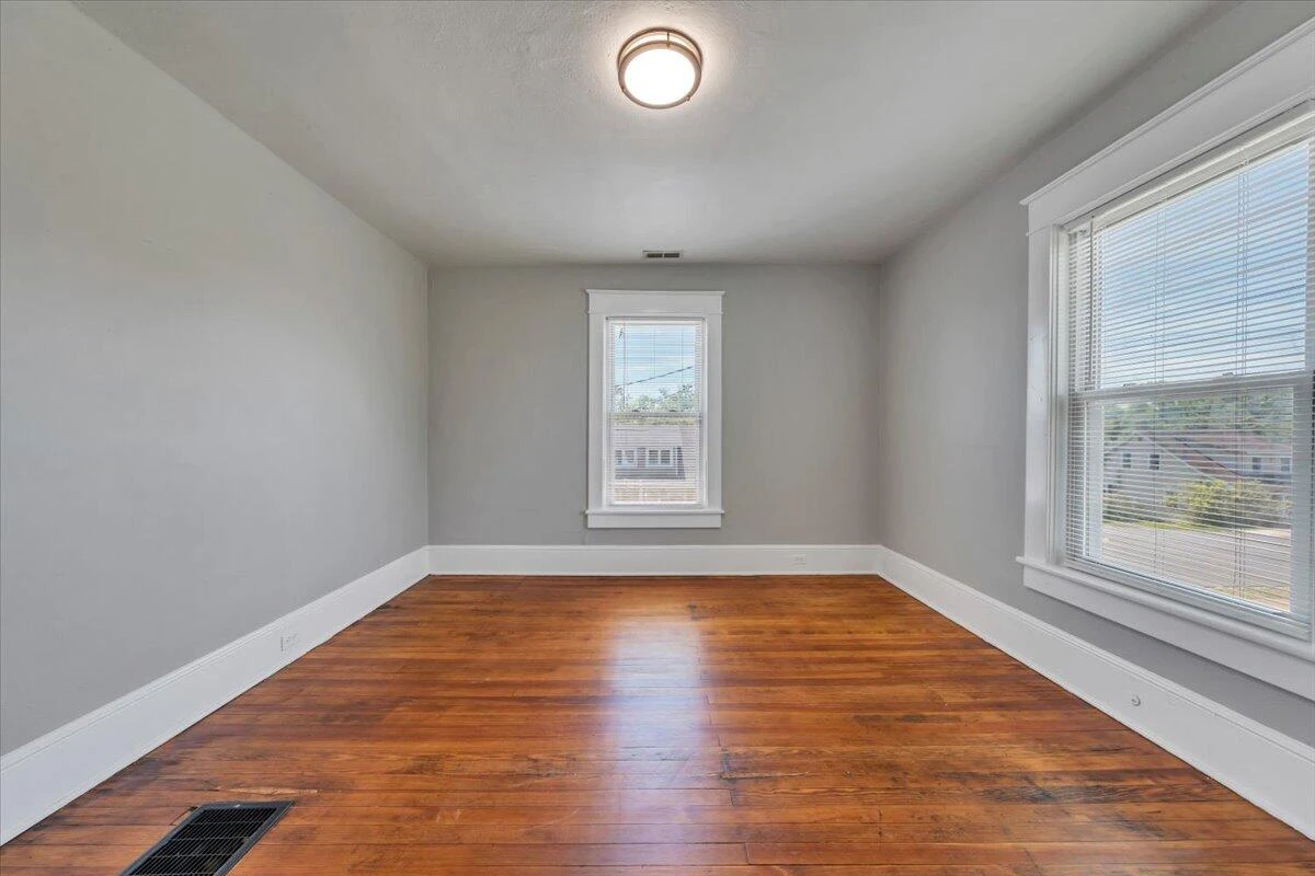 1627 Mercer AVE - Photo 25