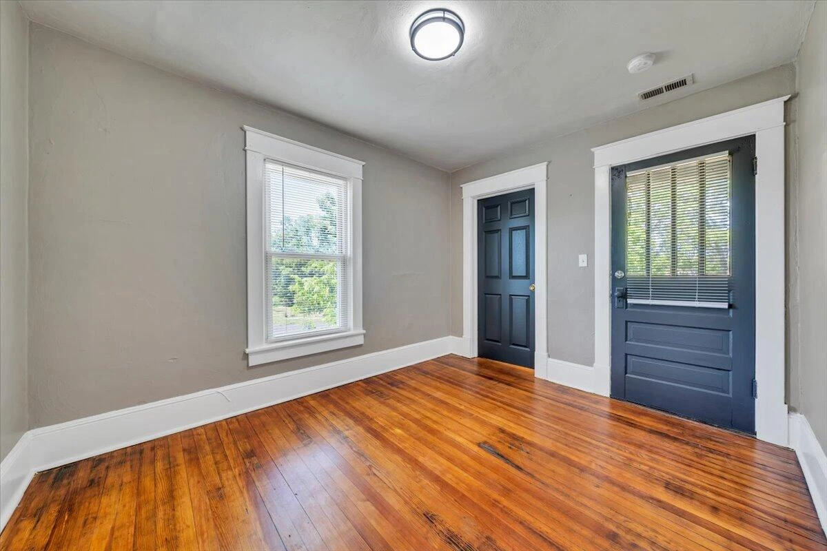 1627 Mercer AVE - Photo 26
