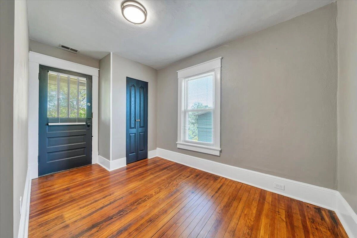 1627 Mercer AVE - Photo 29