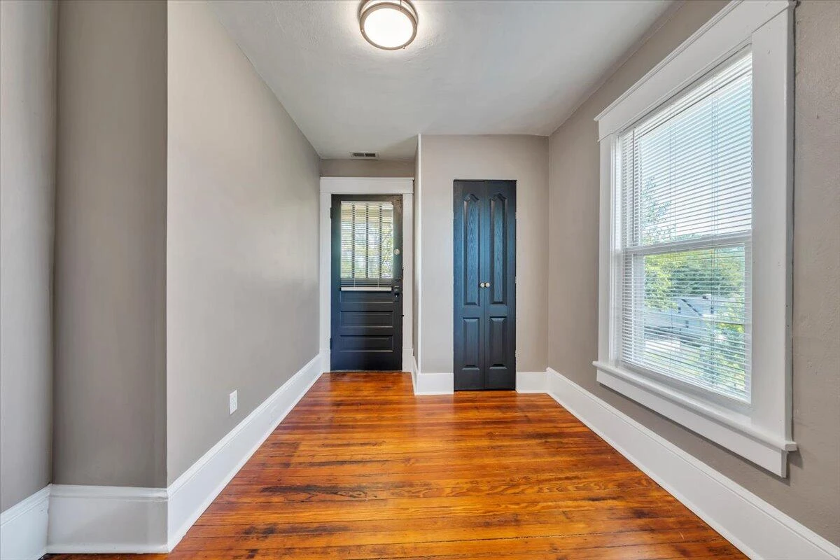1627 Mercer AVE - Photo 30