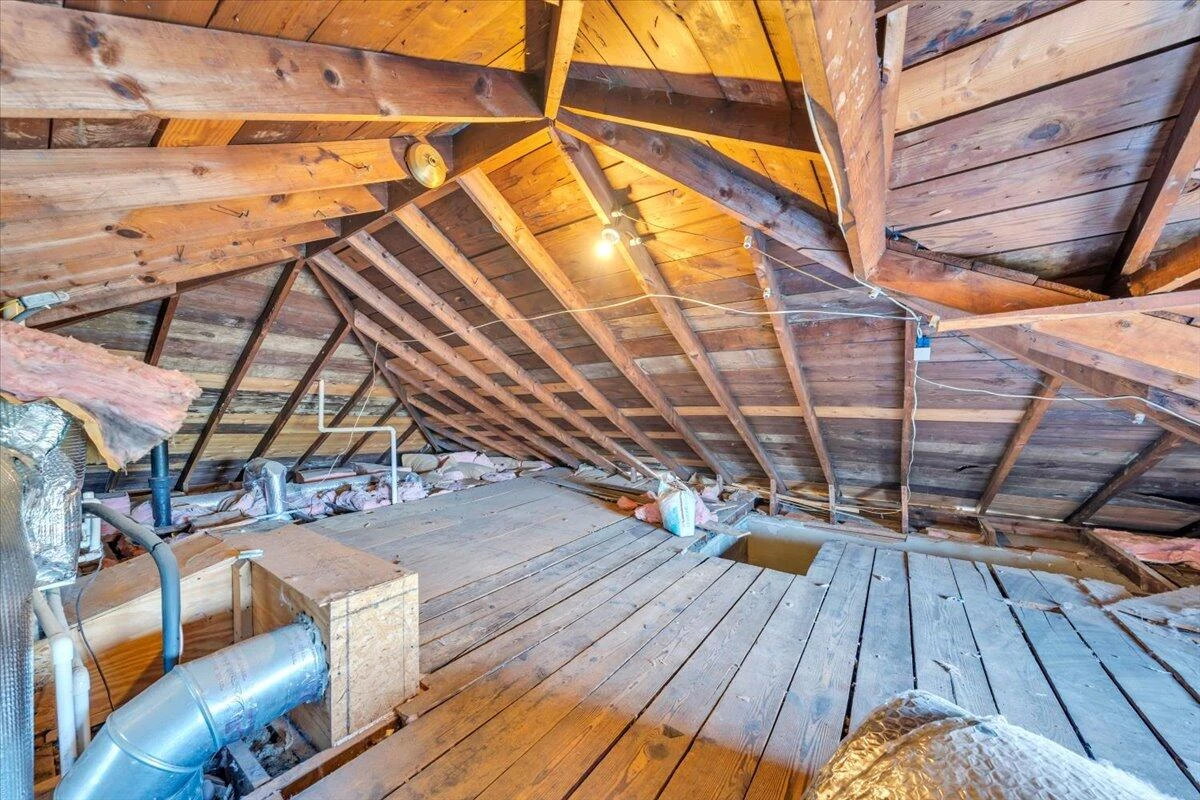1627 Mercer AVE - Photo 35