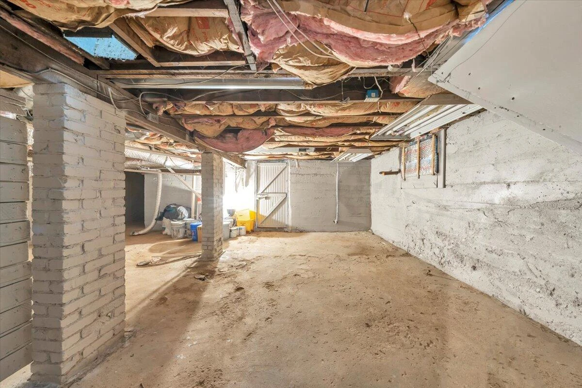 1627 Mercer AVE - Photo 42