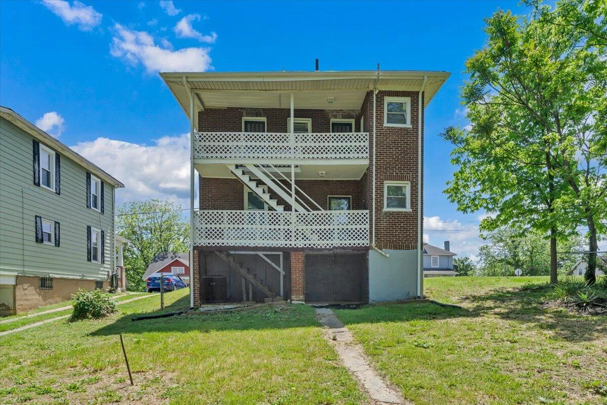 1627 Mercer AVE - Photo 49