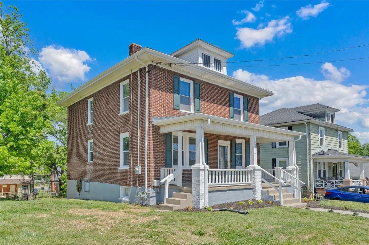 1627 Mercer AVE - Photo 55