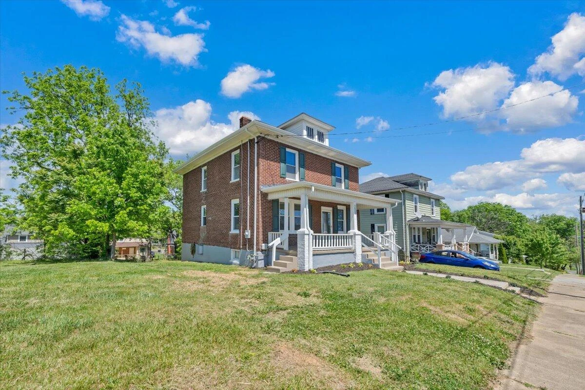 1627 Mercer AVE - Photo 56