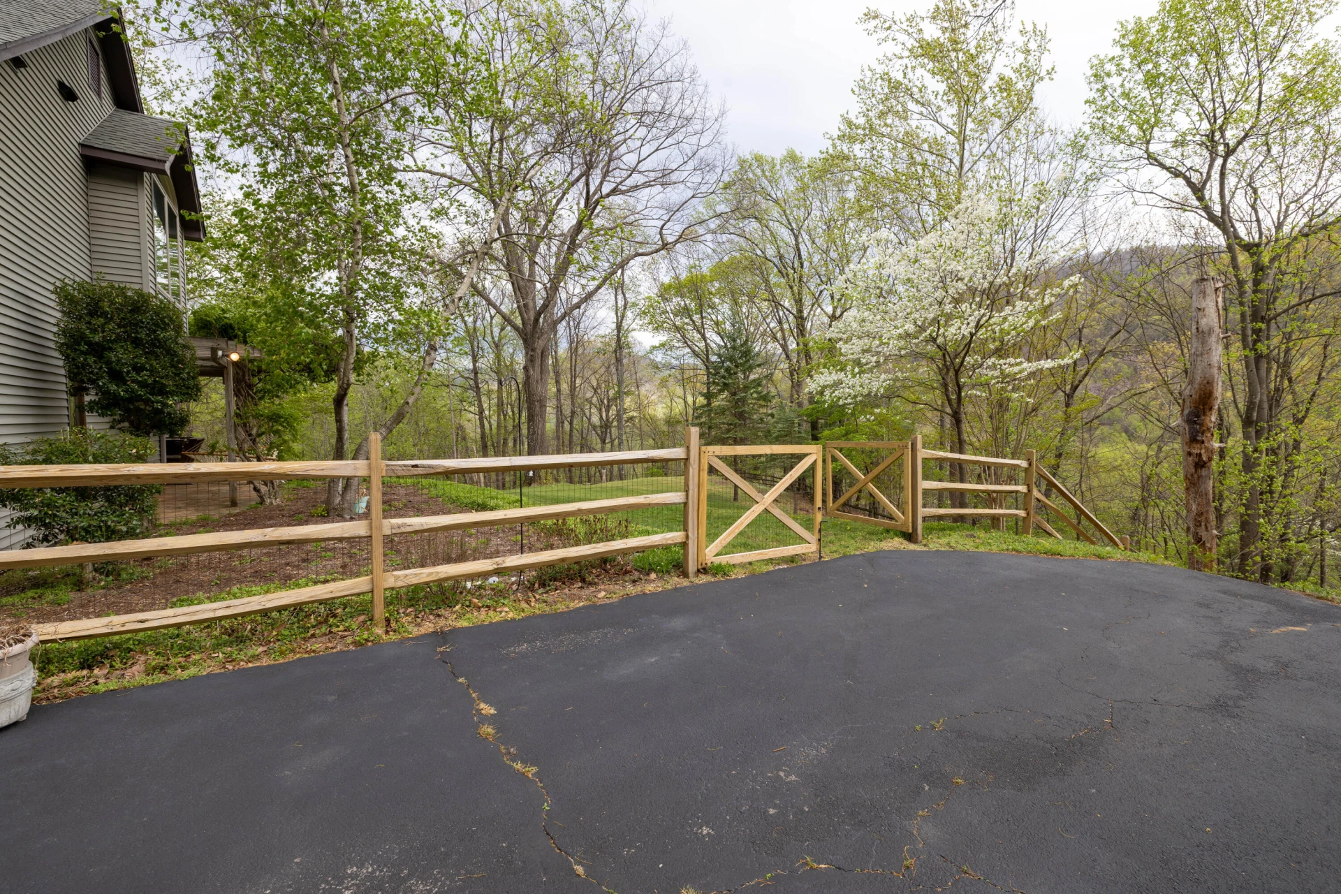 8501 Bent Mountain RD - Photo 36