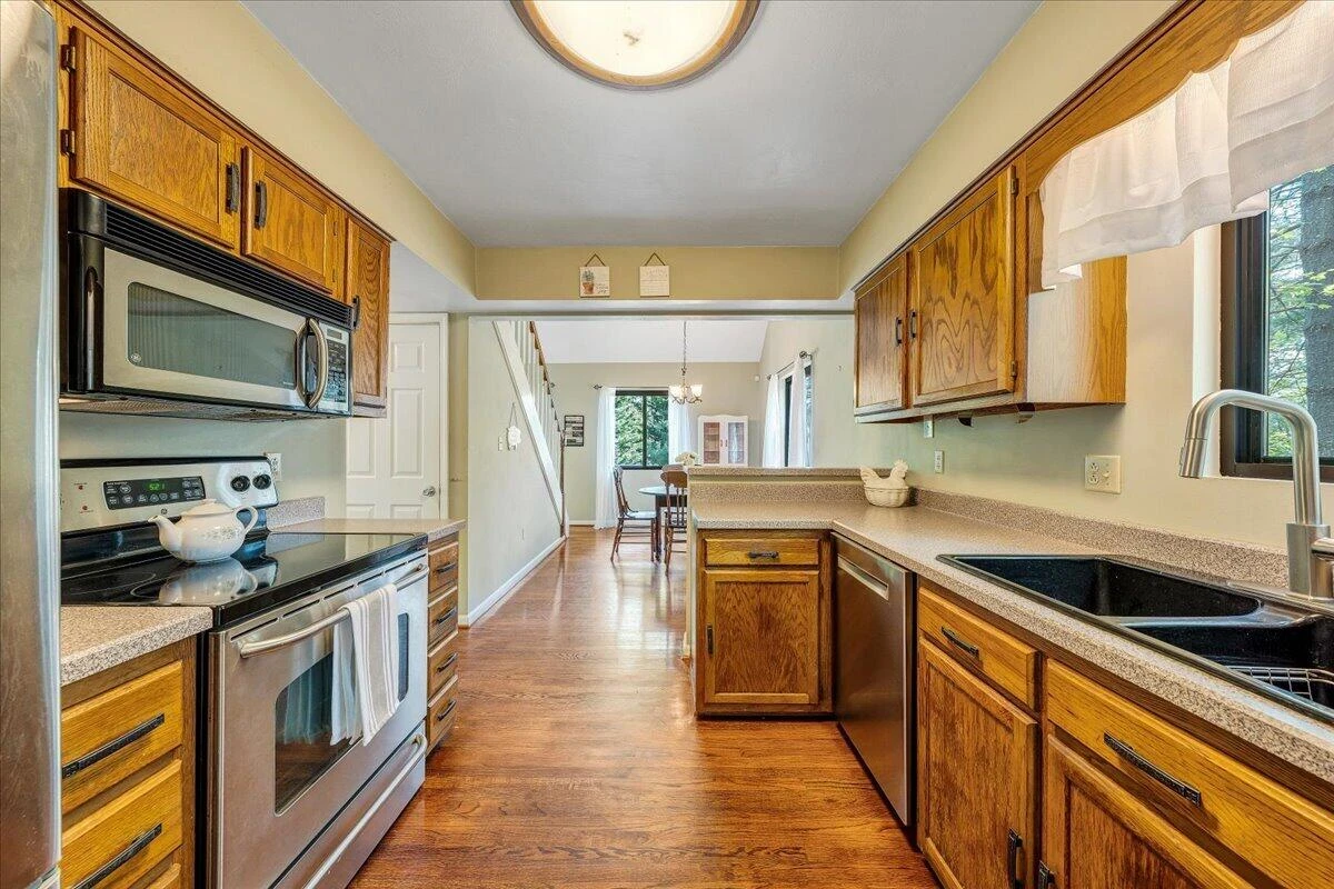 8664 Martins Creek RD - Photo 16