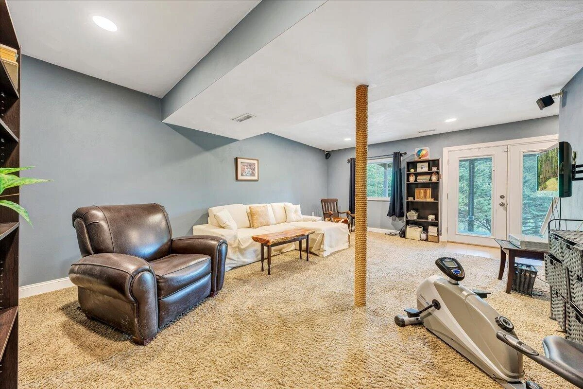 8664 Martins Creek RD - Photo 26