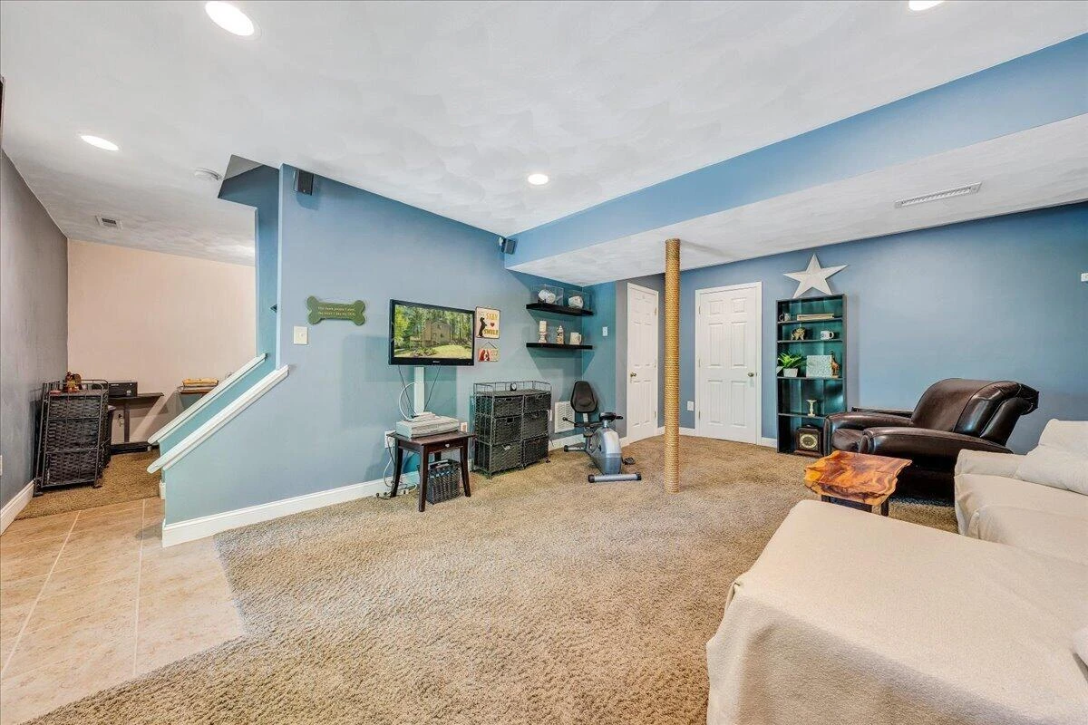 8664 Martins Creek RD - Photo 27