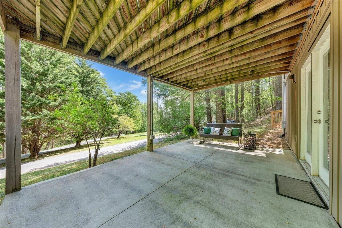 8664 Martins Creek RD - Photo 36