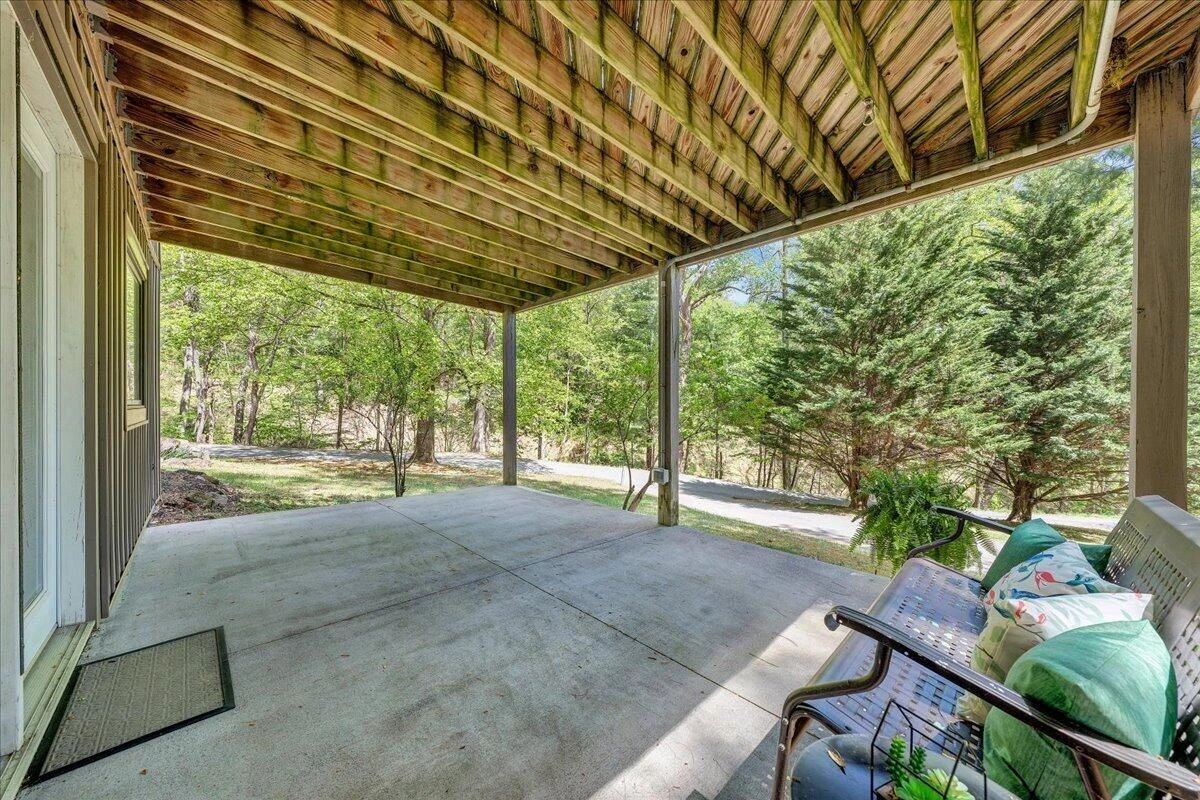 8664 Martins Creek RD - Photo 38
