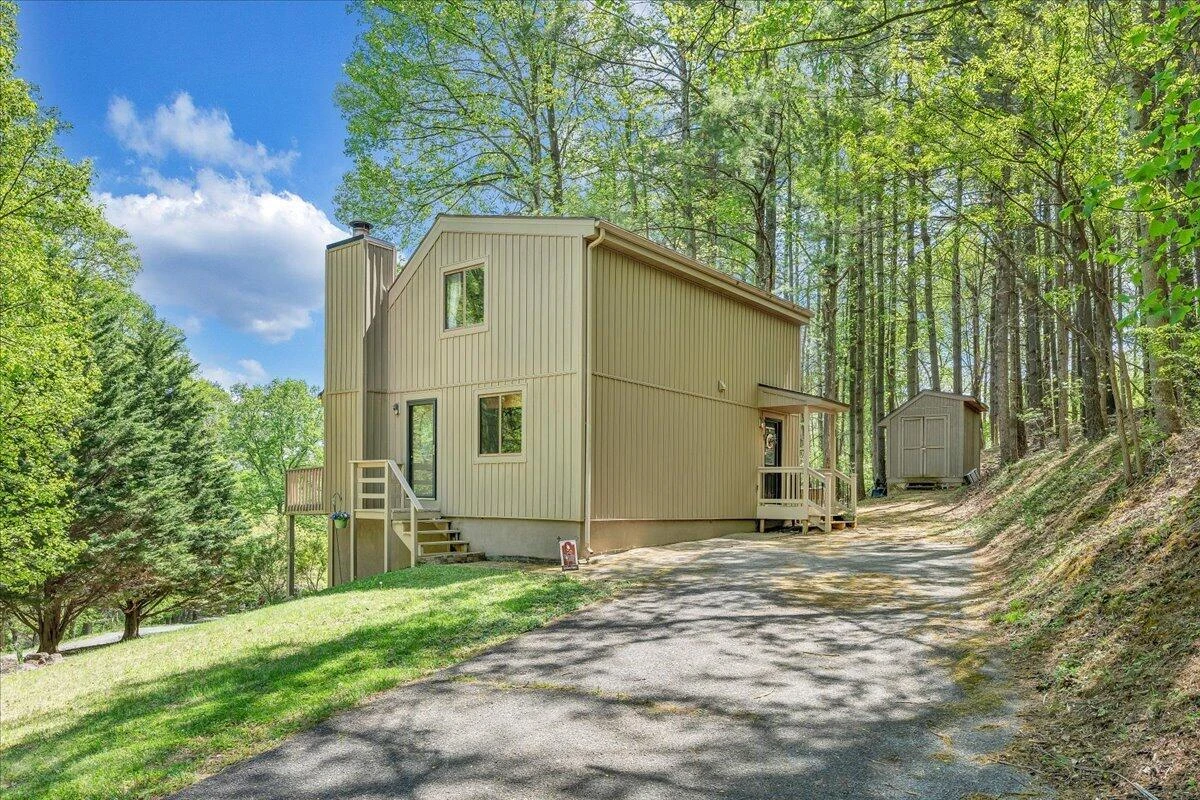 8664 Martins Creek RD - Photo 42
