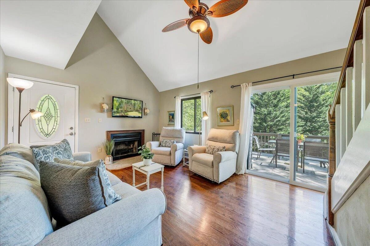 8664 Martins Creek RD - Photo 9