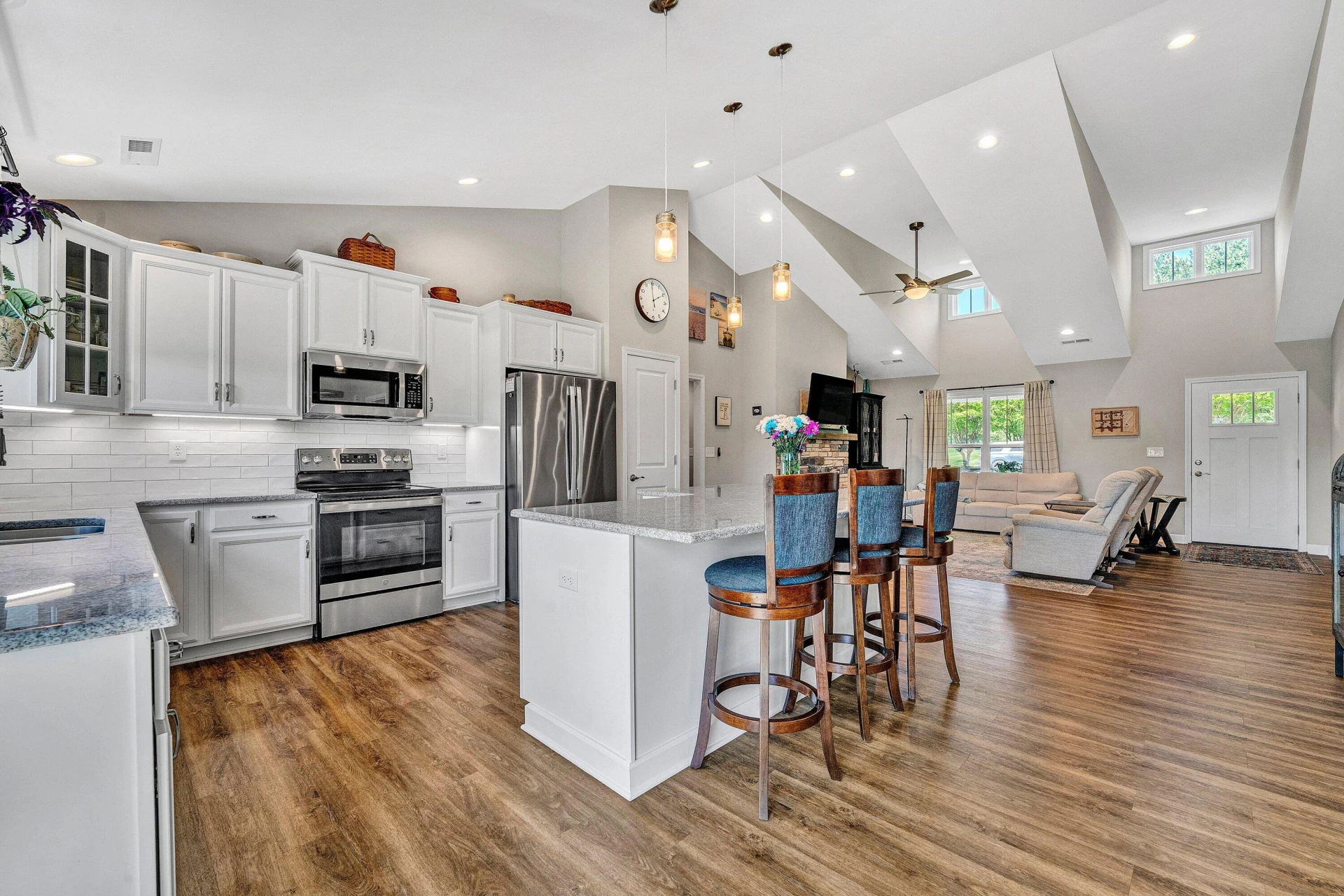 915 Morewood RD - Photo 12