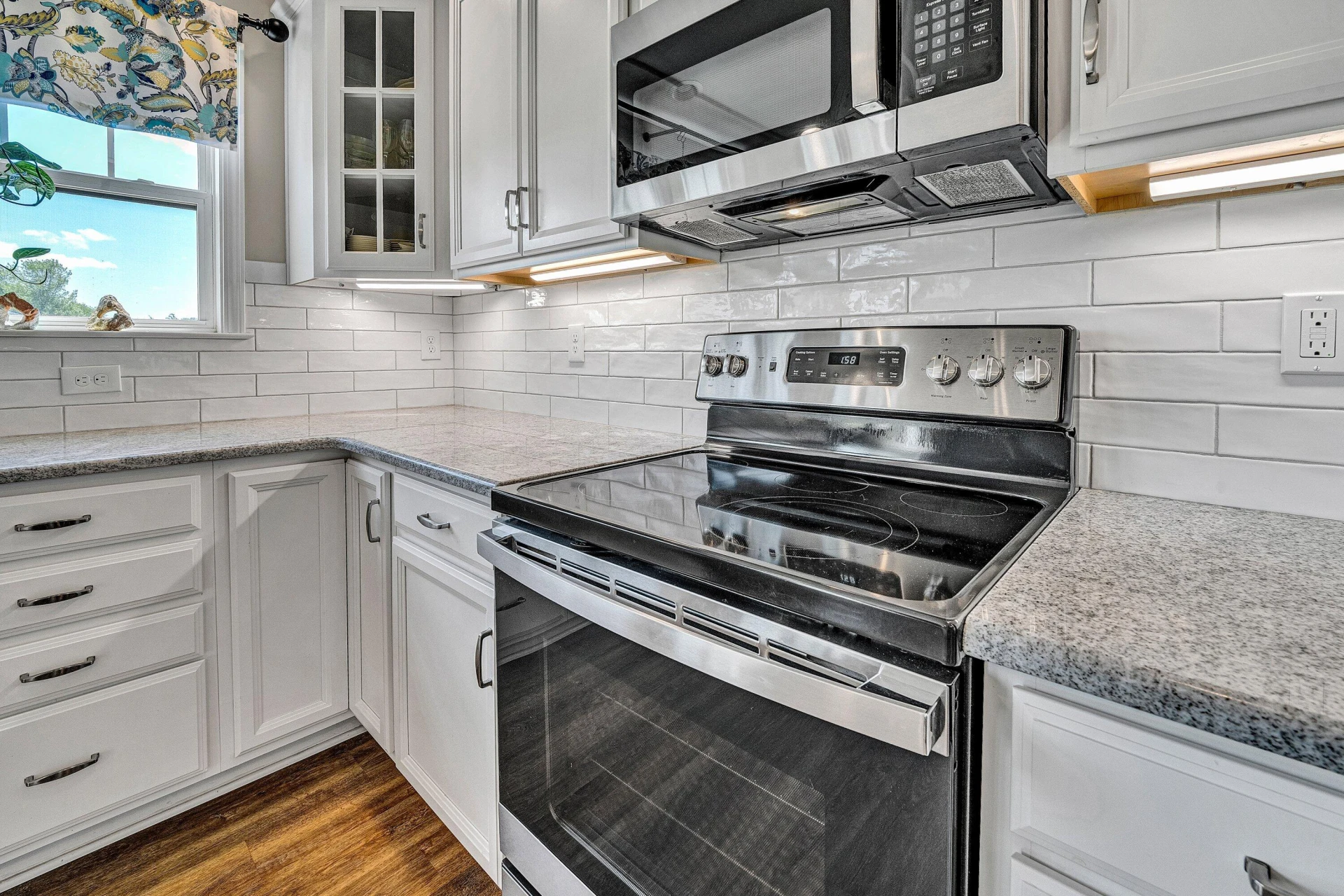 915 Morewood RD - Photo 14