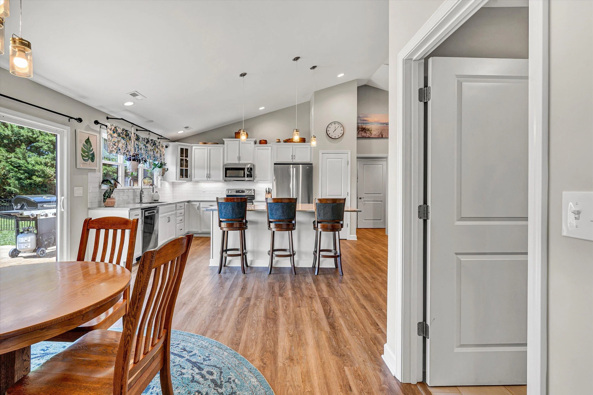 915 Morewood RD - Photo 15