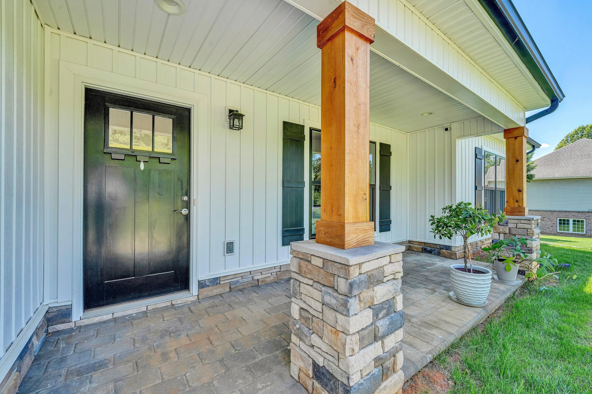 915 Morewood RD - Photo 3