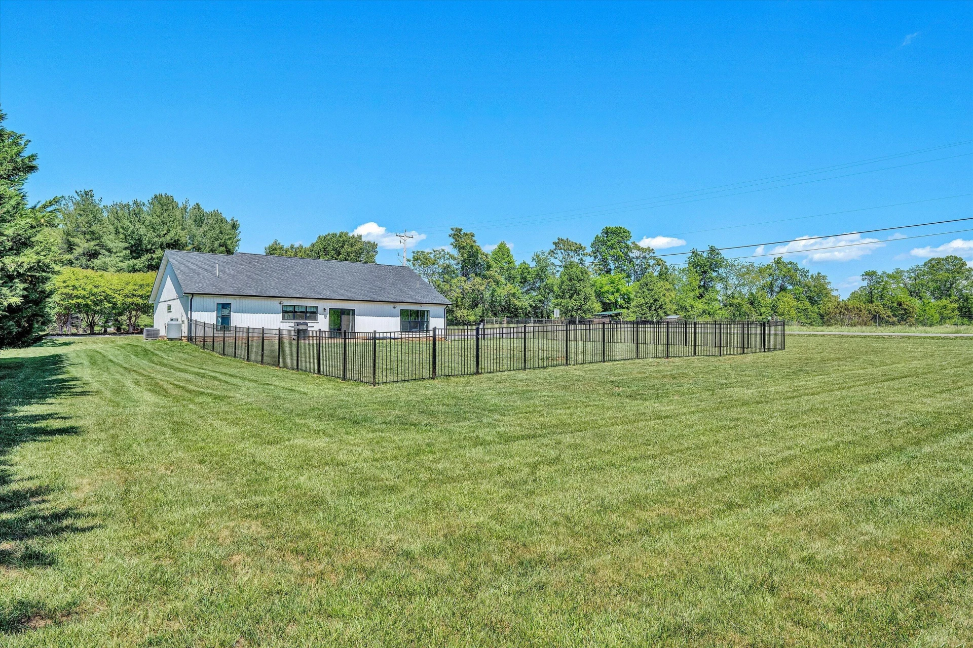 915 Morewood RD - Photo 42