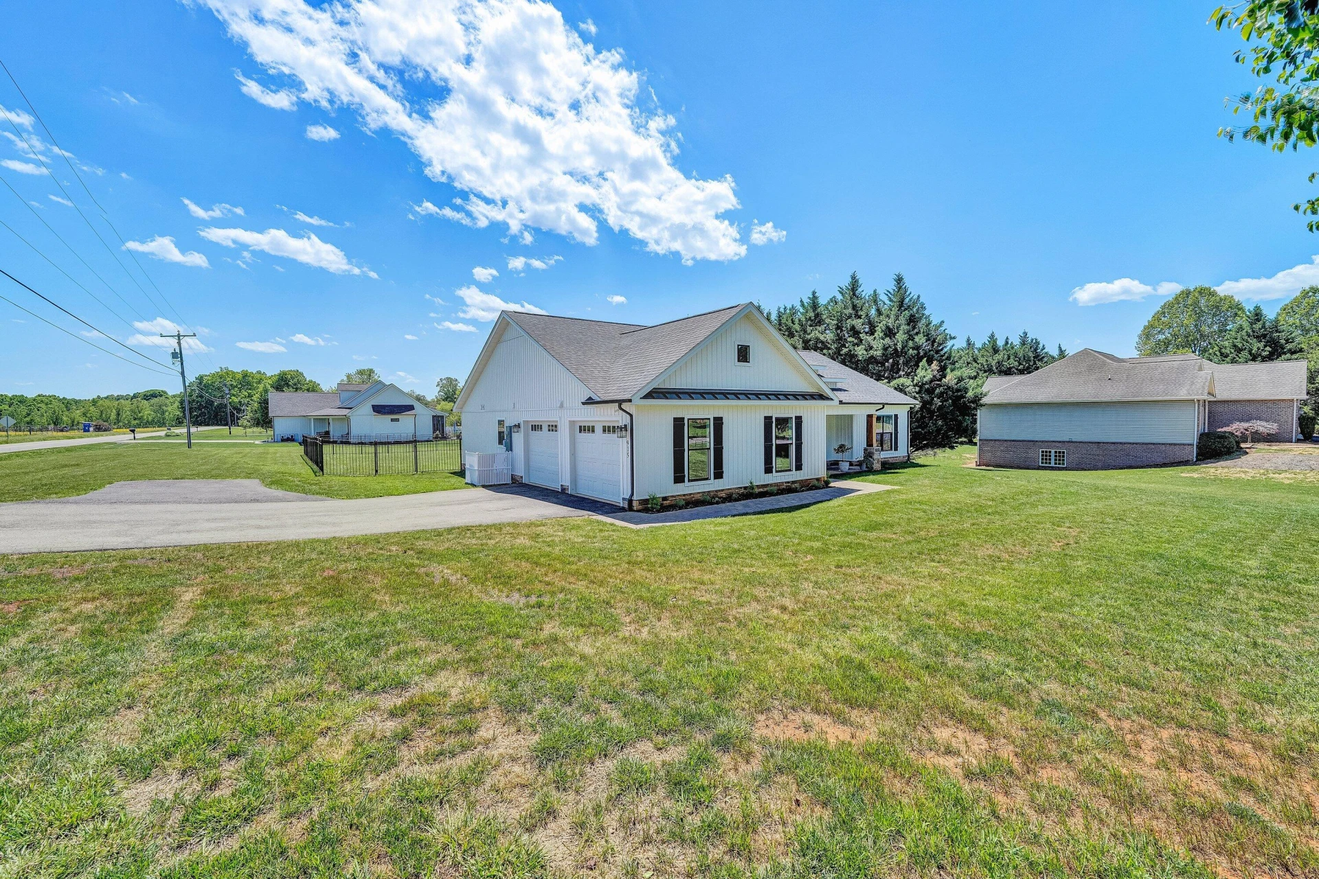 915 Morewood RD - Photo 43