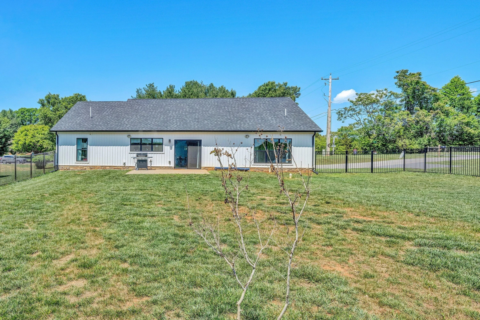 915 Morewood RD - Photo 47