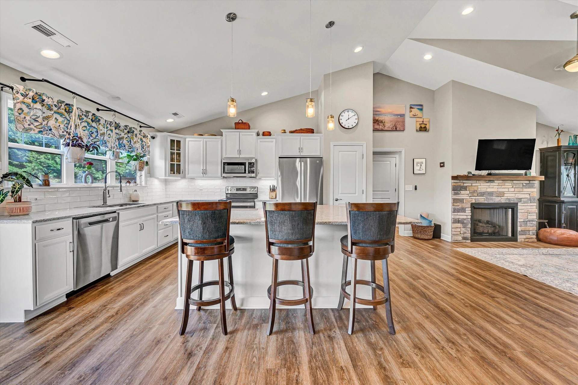 915 Morewood RD - Photo 8