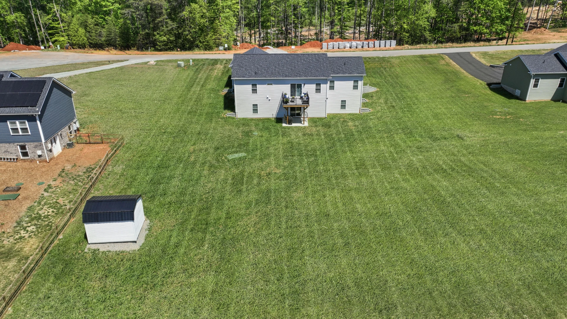 105 Belvior CIR - Photo 2