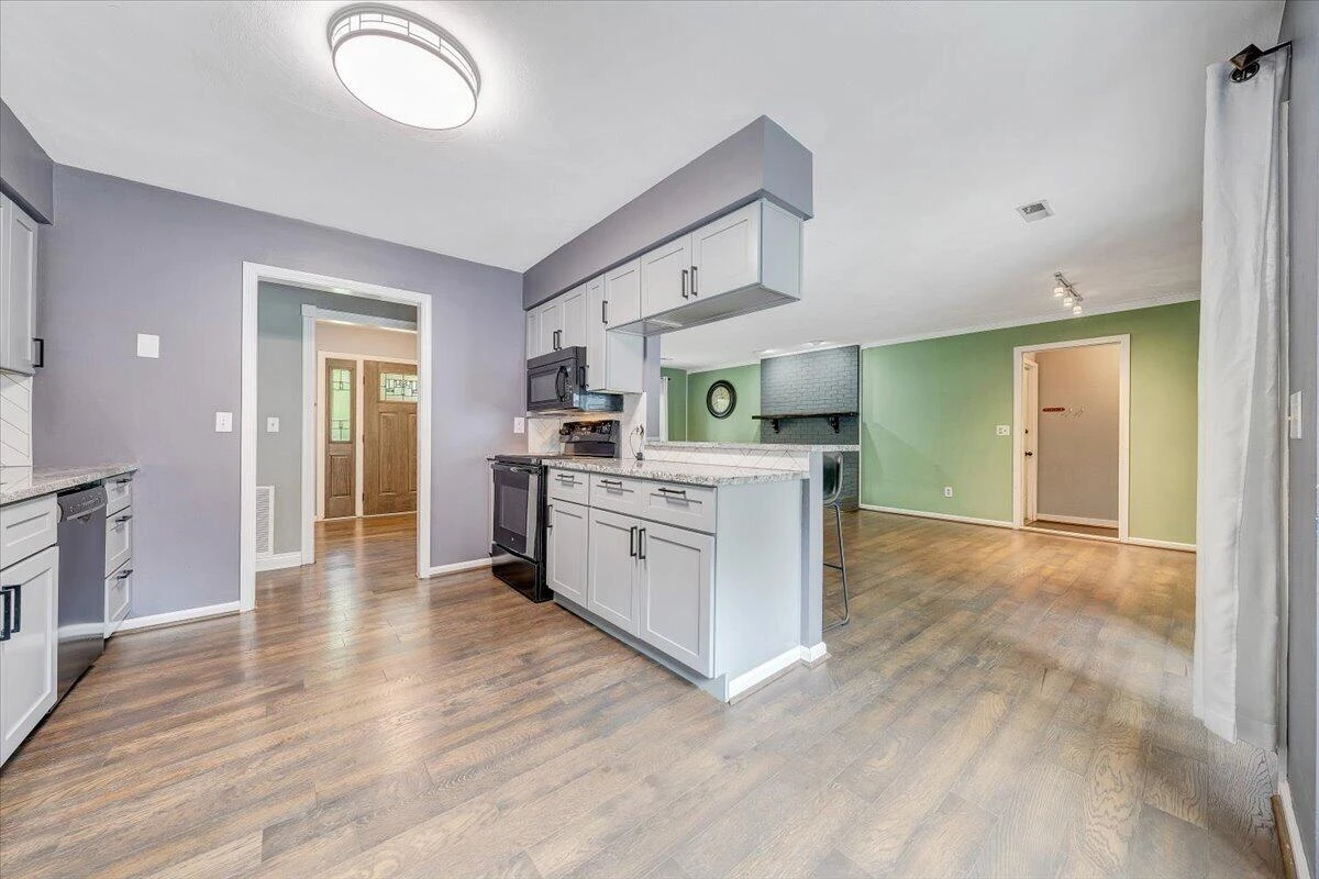 1233 Martha DR - Photo 24