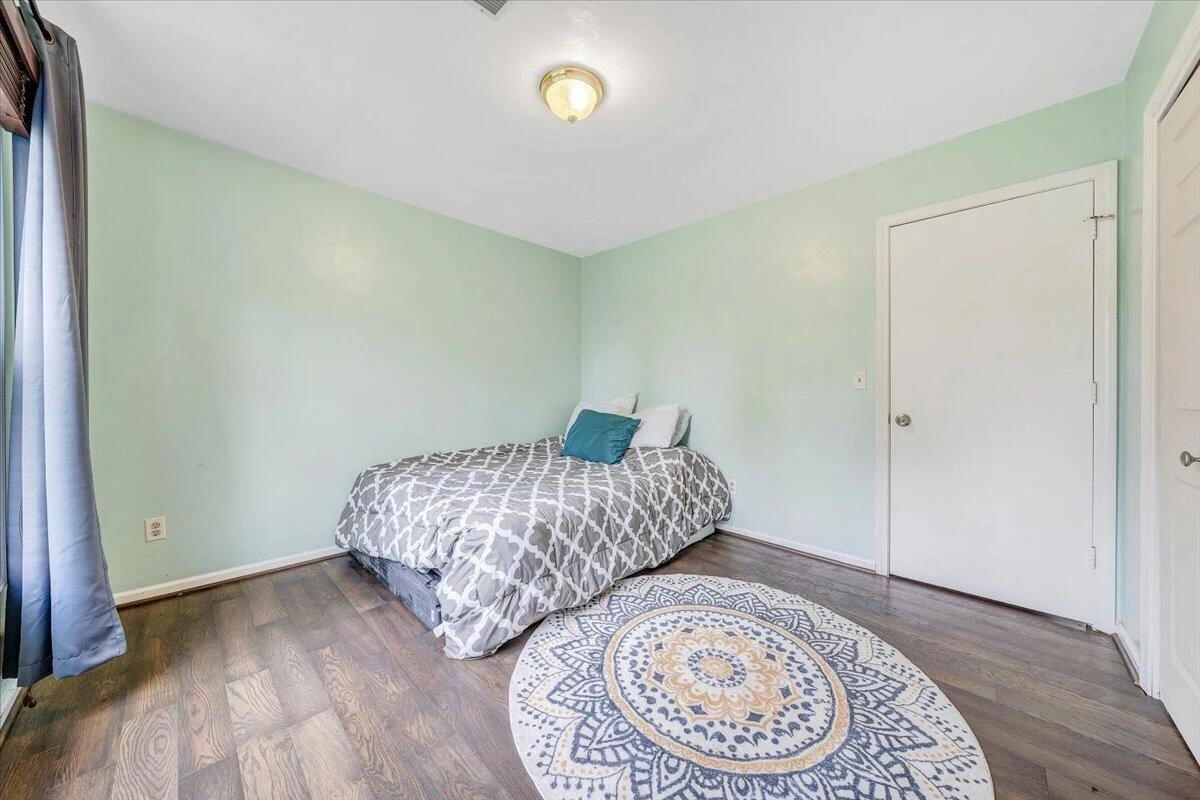 1233 Martha DR - Photo 33