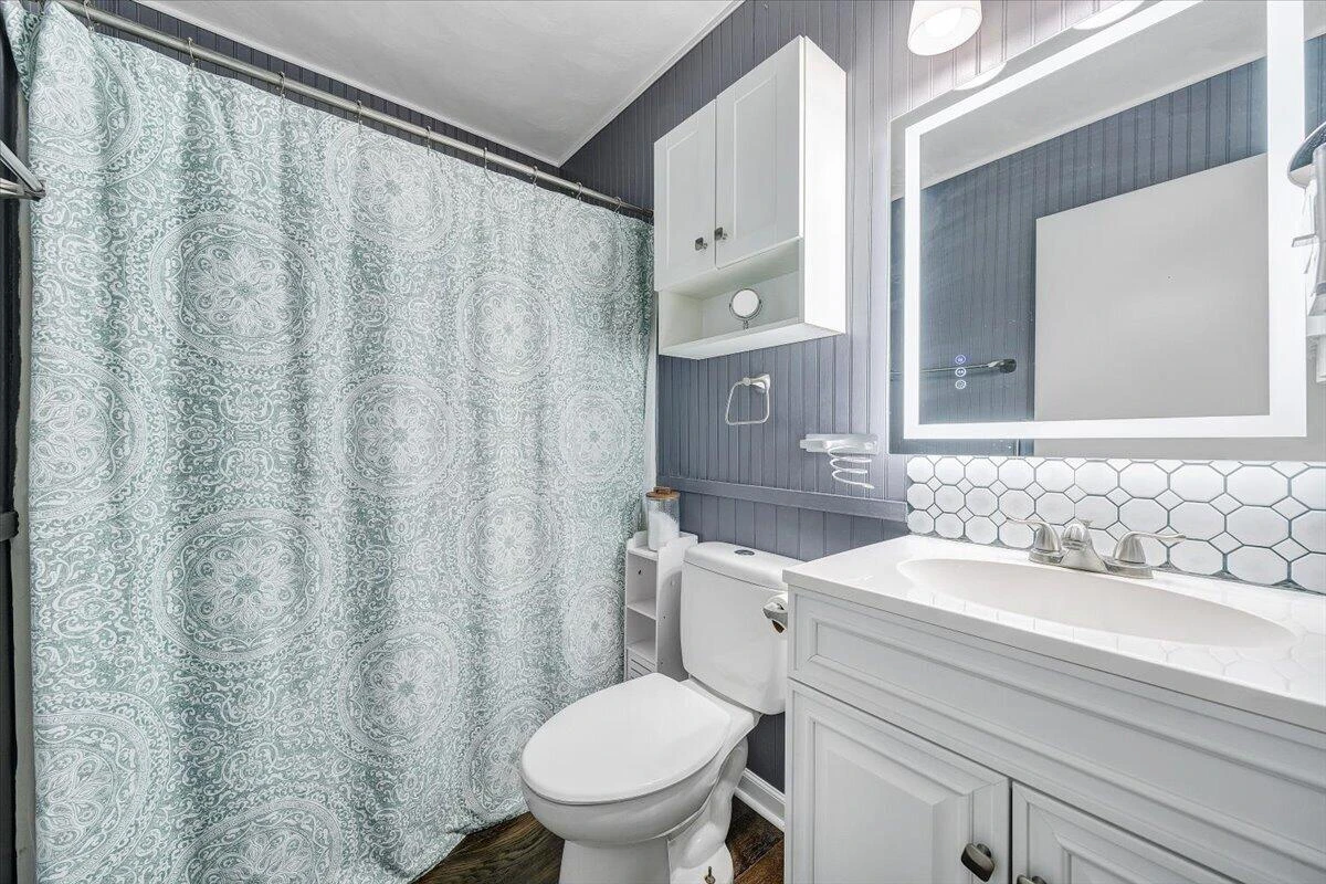 1233 Martha DR - Photo 36