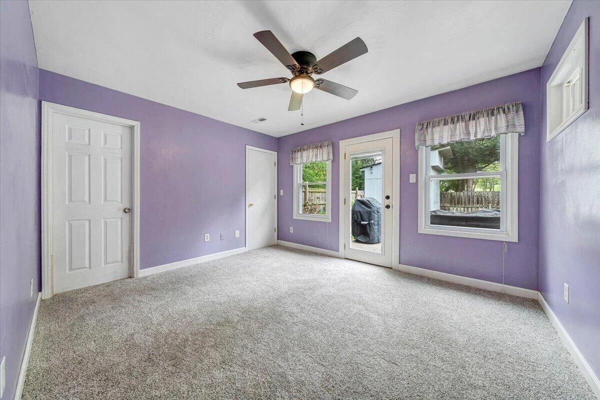 1233 Martha DR - Photo 38