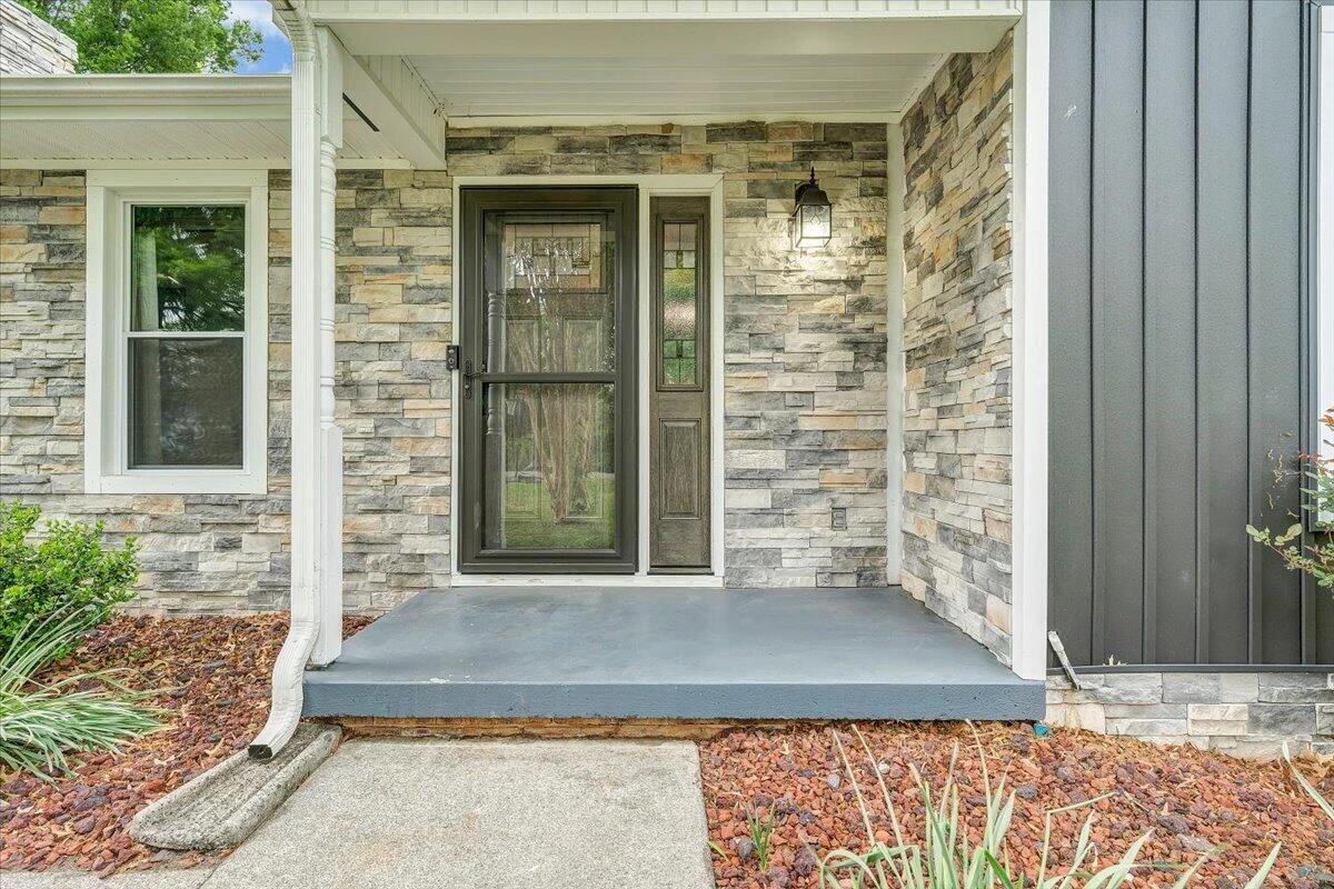 1233 Martha DR - Photo 5