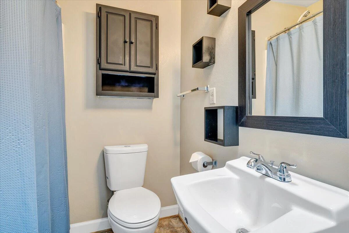1233 Martha DR - Photo 42