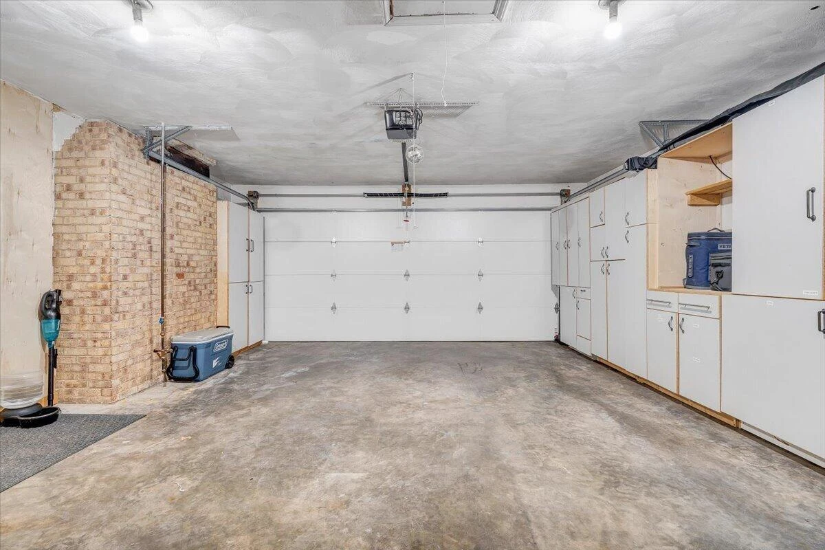 1233 Martha DR - Photo 43