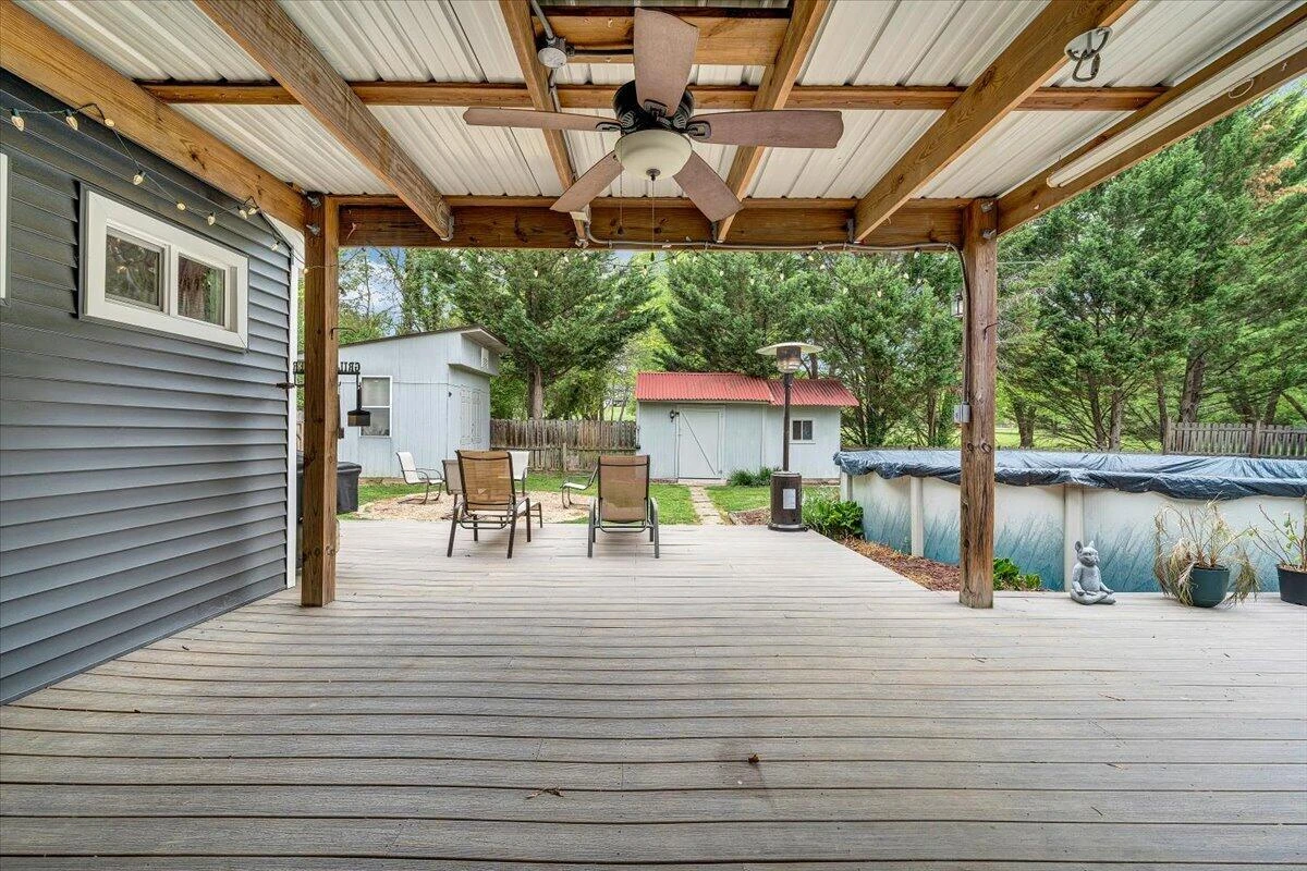 1233 Martha DR - Photo 45
