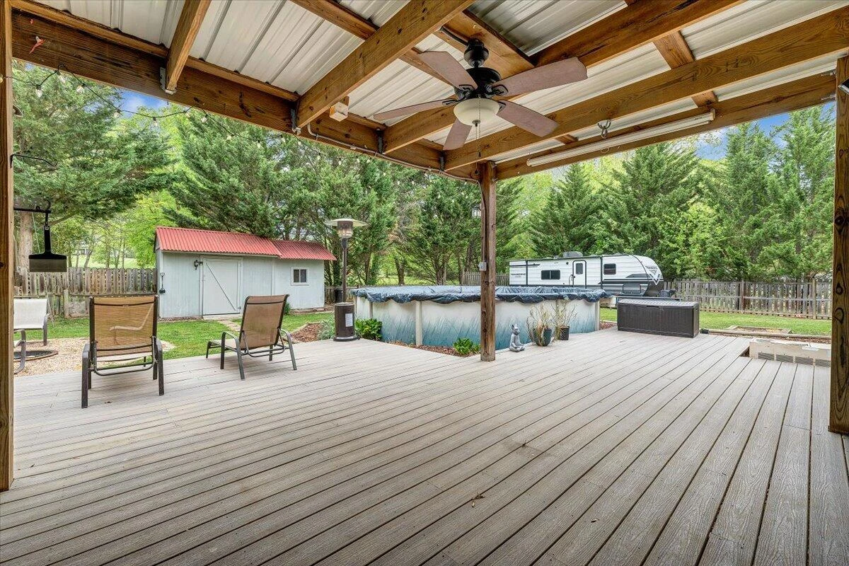 1233 Martha DR - Photo 46