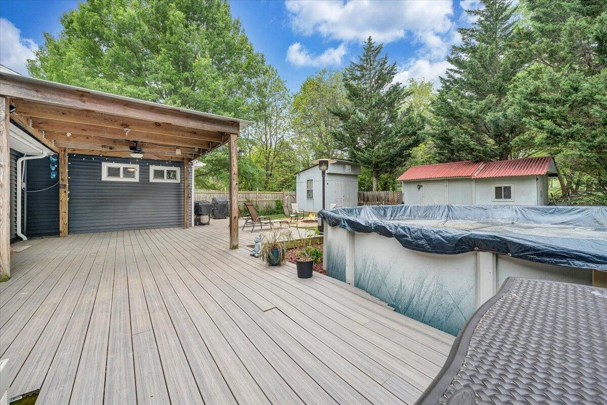 1233 Martha DR - Photo 47