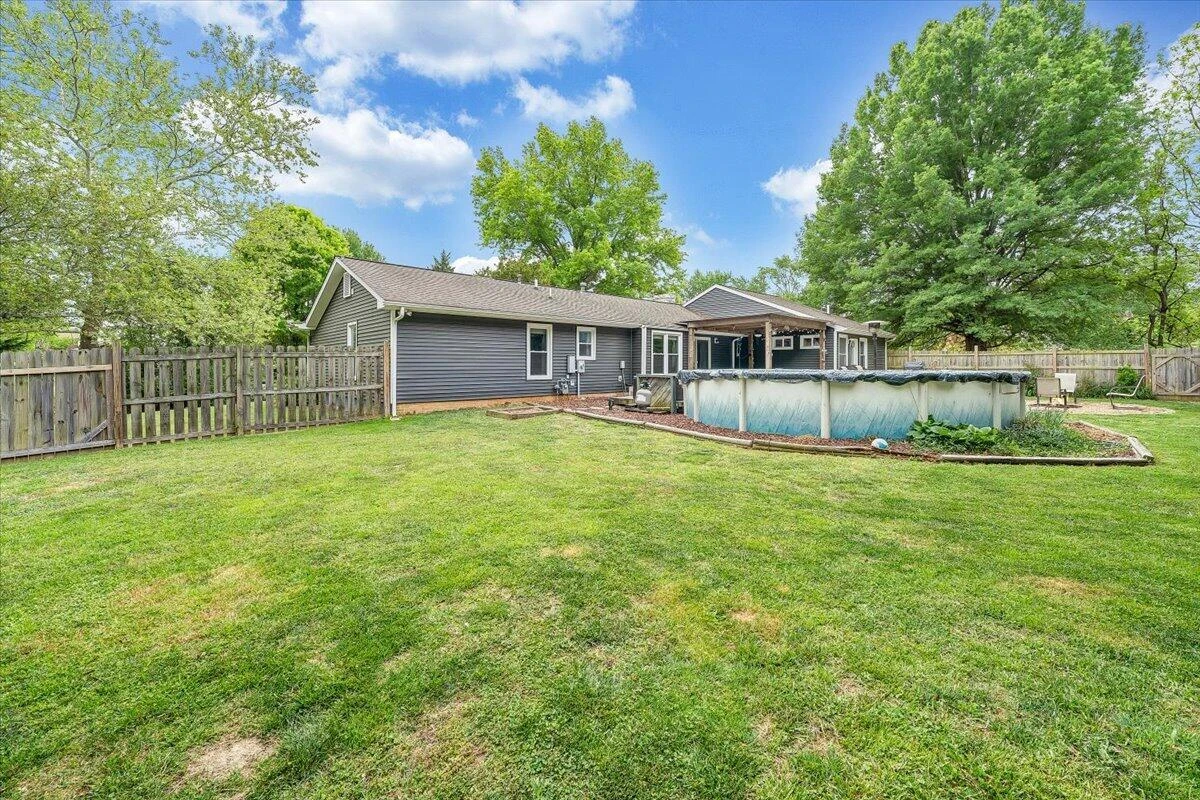 1233 Martha DR - Photo 57