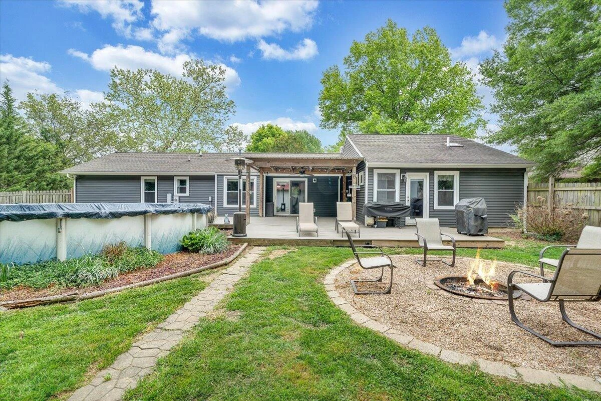1233 Martha DR - Photo 58