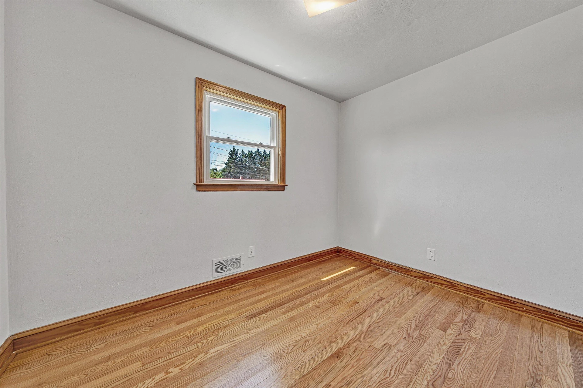 1771 Glendon RD - Photo 21