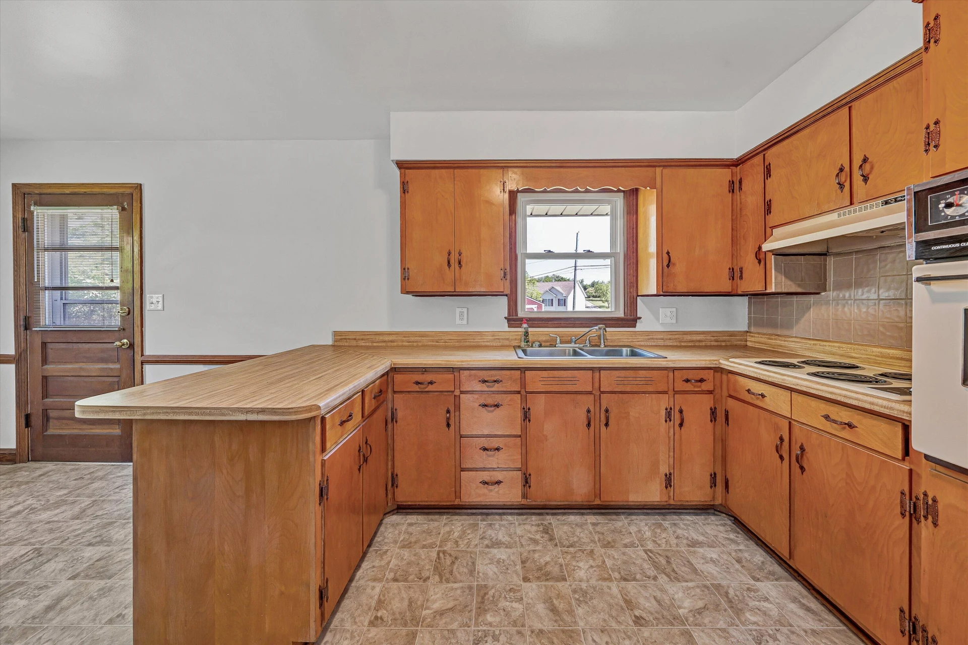 1771 Glendon RD - Photo 12