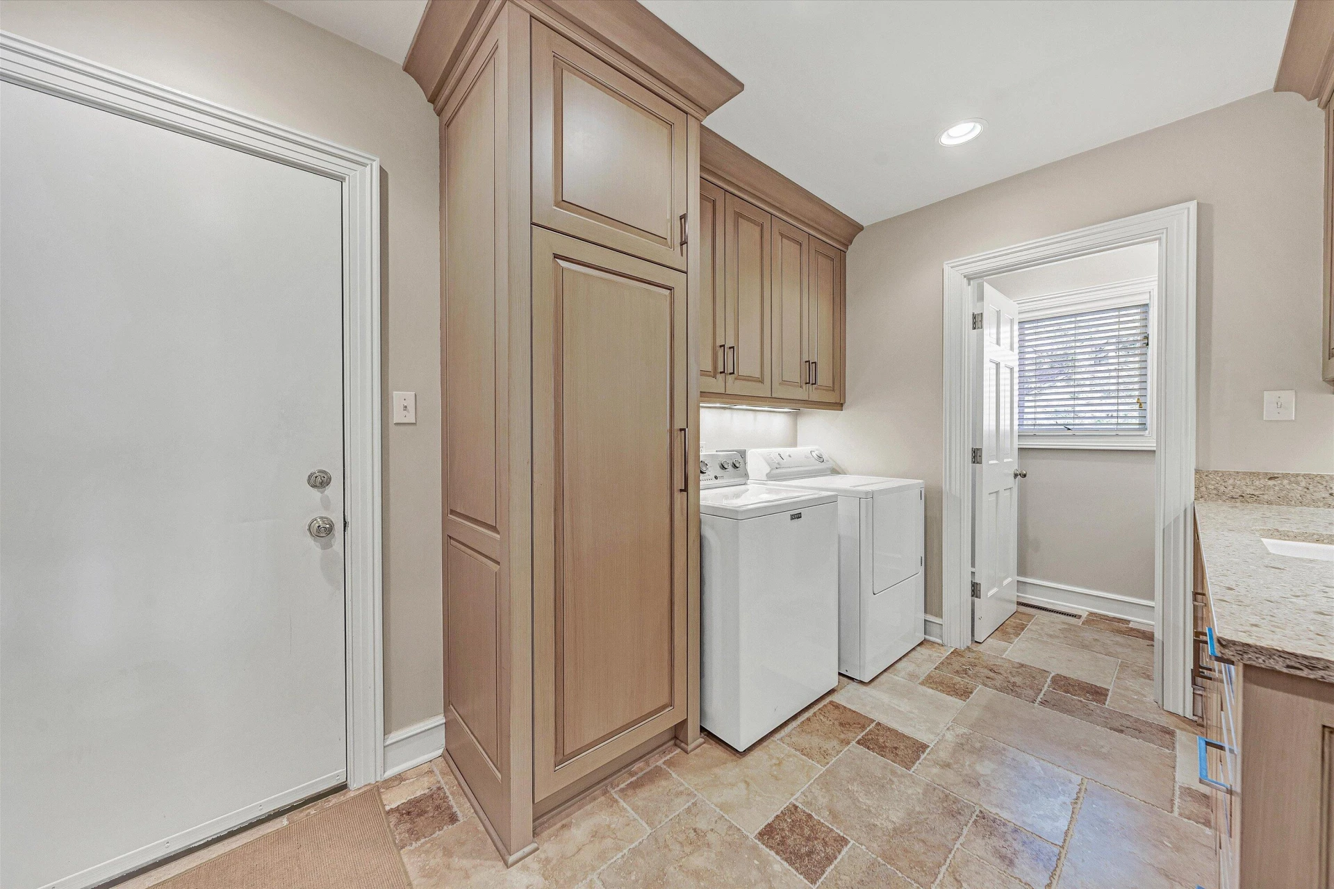 25 Findlay CIR - Photo 48