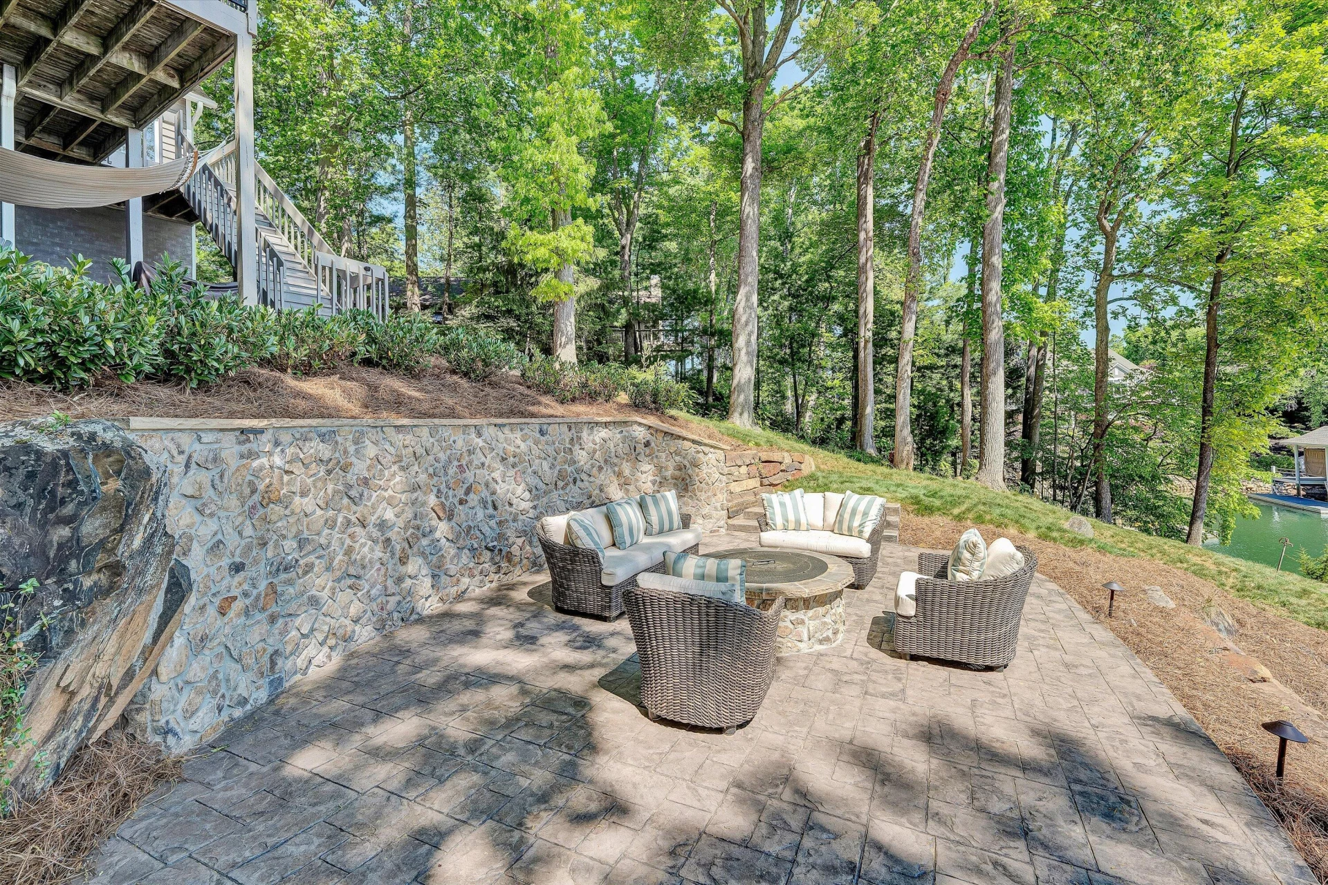25 Findlay CIR - Photo 79