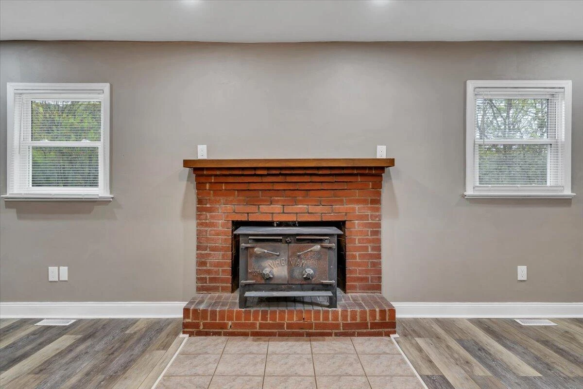 2415 Overlook RD - Photo 12