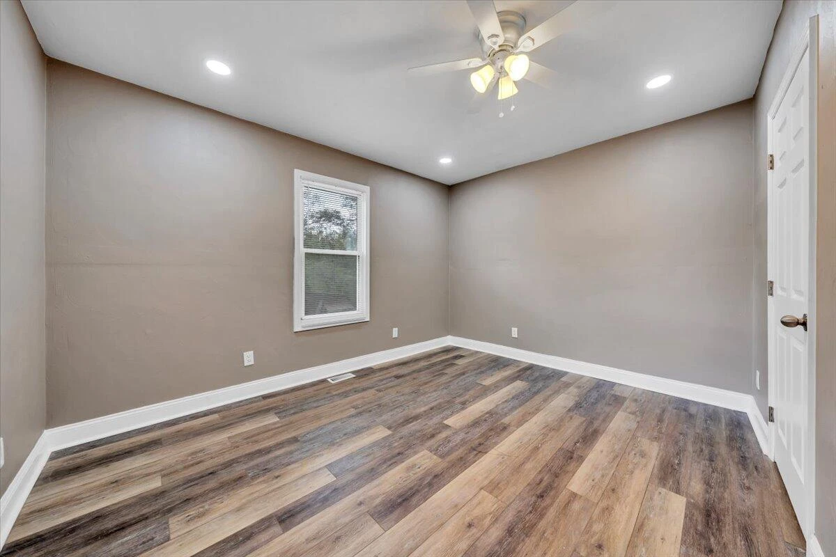 2415 Overlook RD - Photo 16