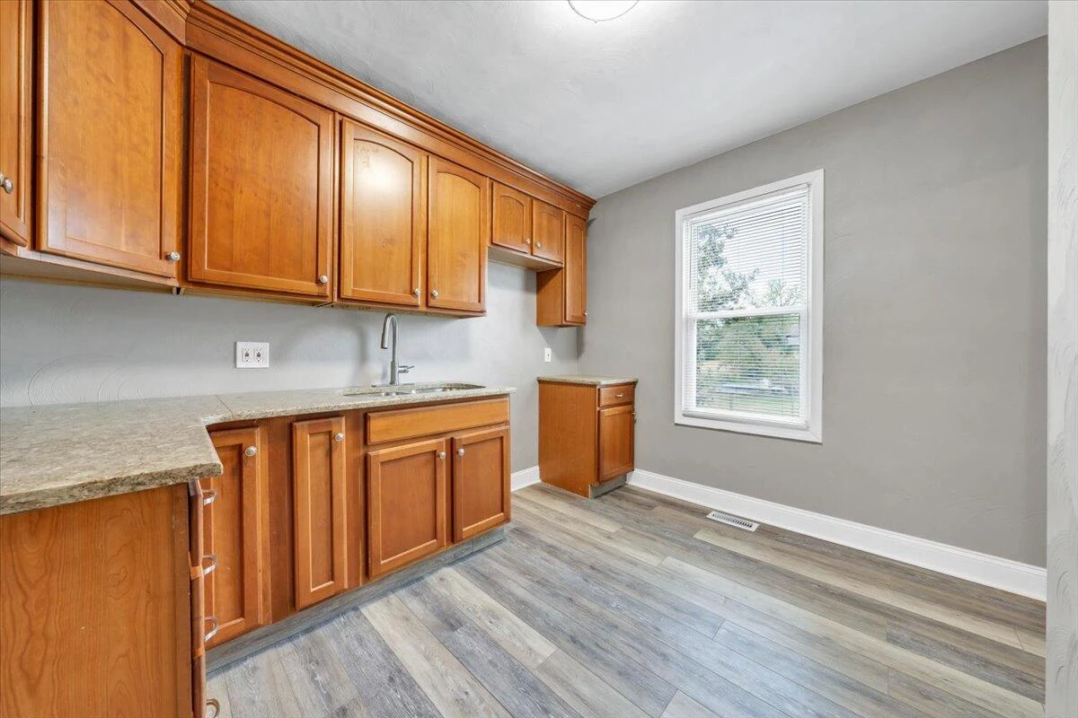 2415 Overlook RD - Photo 7