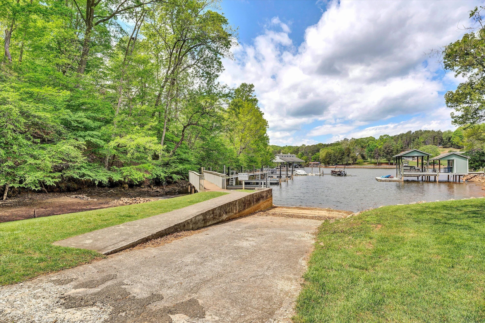 150 INDIAN POINTE DR - Photo 9