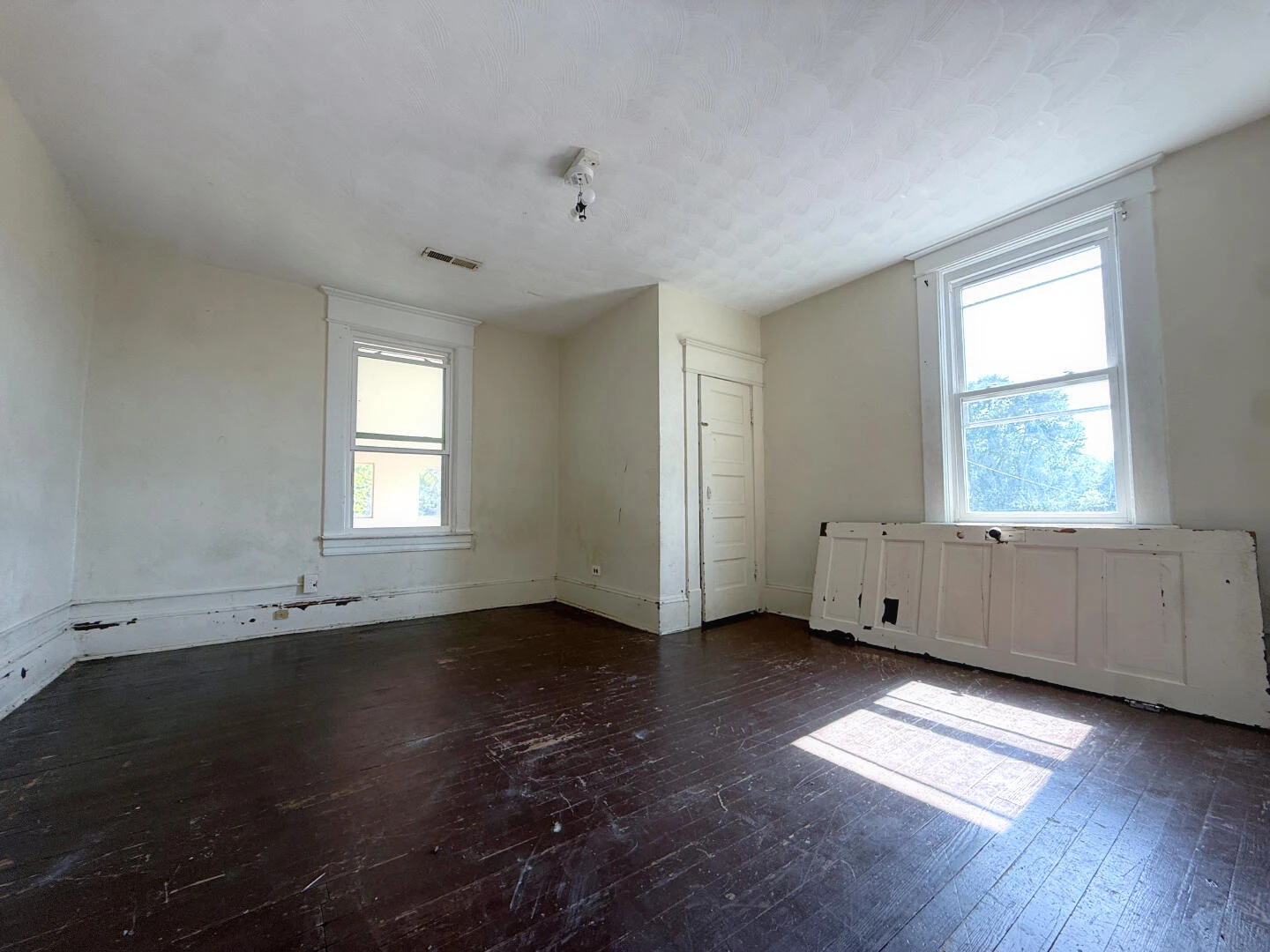 1651 Syracuse AVE - Photo 11