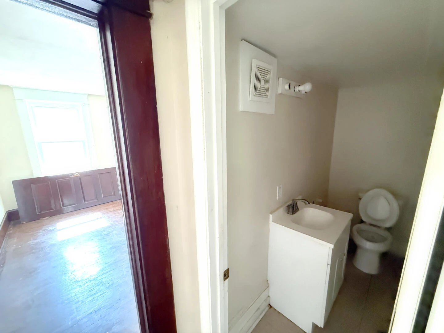 1651 Syracuse AVE - Photo 13