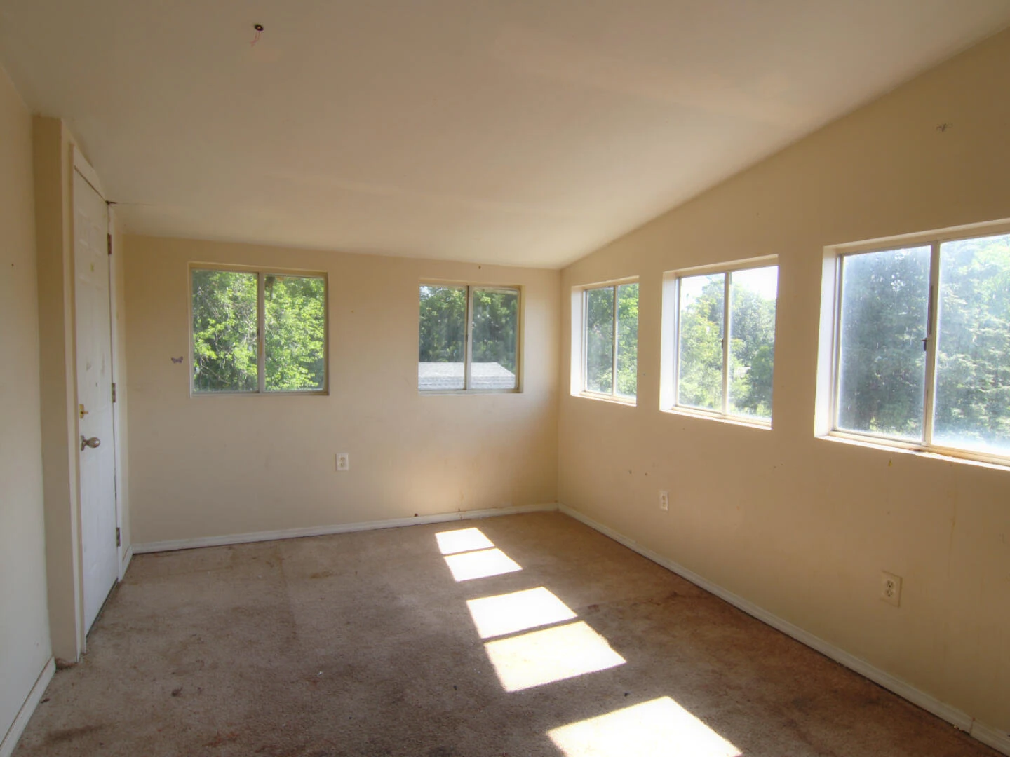 1651 Syracuse AVE - Photo 15