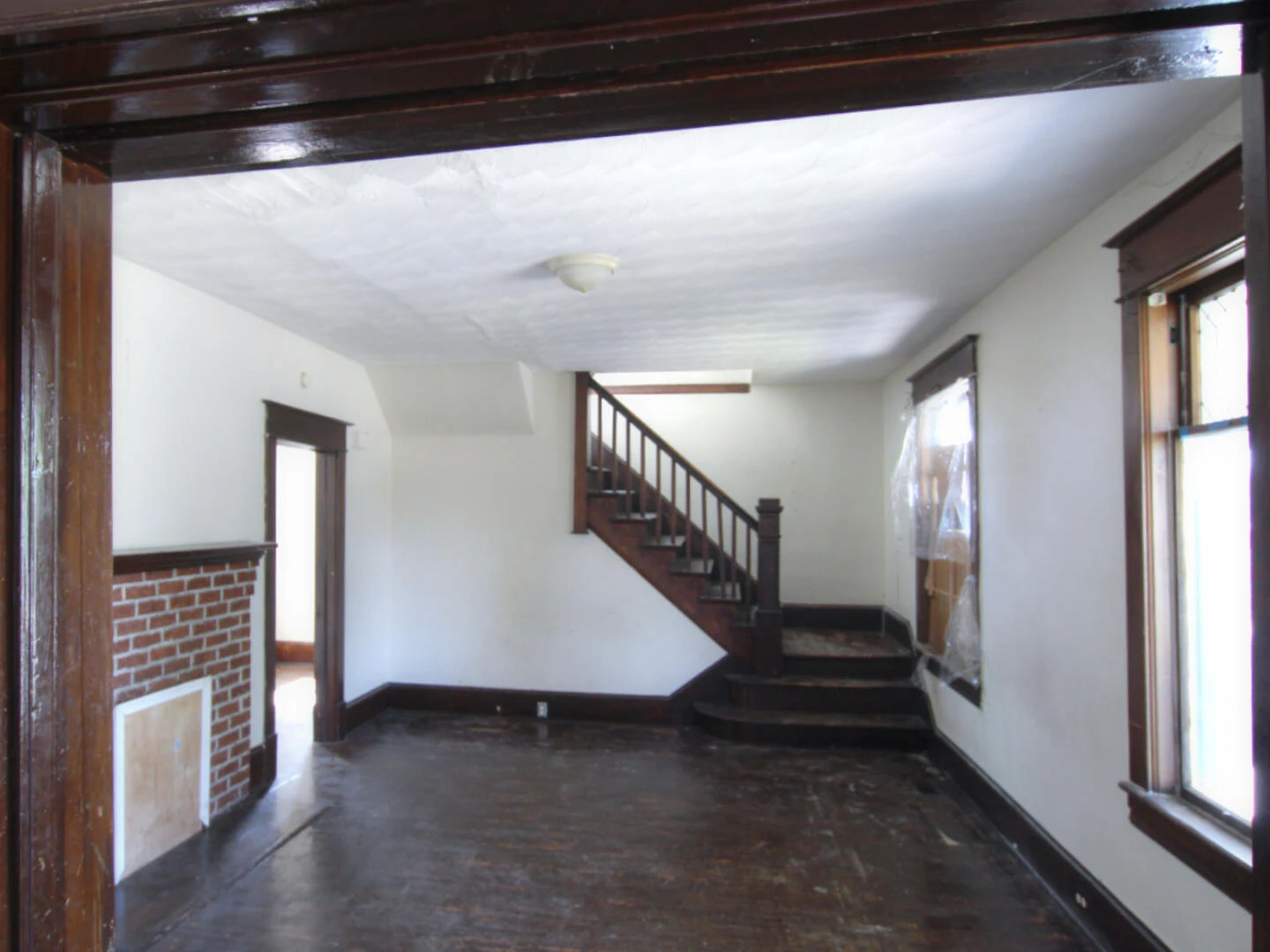 1651 Syracuse AVE - Photo 2